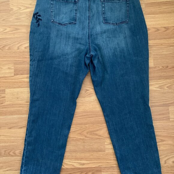 Crown Ivy Straight Curvy Leg Jeans jeans Size 22W - Picture 4 of 15
